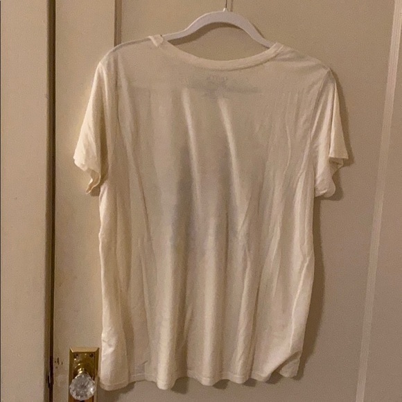 Queen Animal Graphic Tee - Picture 6 of 7